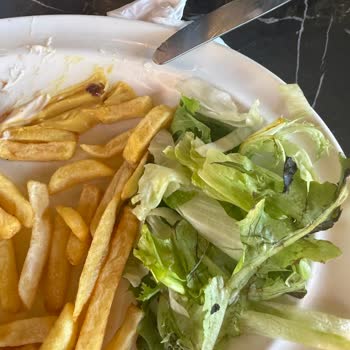 Polat Piyalepaşa Şubesinde Hijyen Ve Burger Kalitesi Sorunu