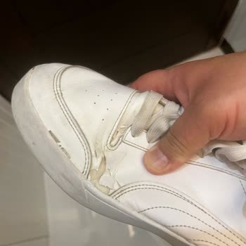 Puma Ayakkabısındaki Çatlak Ve Soyulma Sorunu İçin Değişim Ve İade Talebi