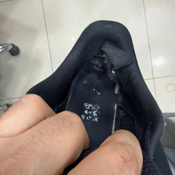 FLO Ayakkabı Ayıplı Koşu Ayakkabısının Kısa Sürede Yırtılması Ve Garanti Reddi