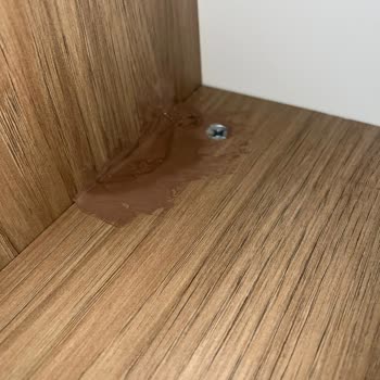 Eğik Baza Ve Kırık, Çekmeceleri Eksik Gardırop Teslimatı