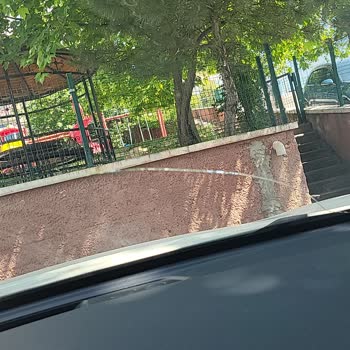 Garanti Kapsamında Ön Cam Çatlağı İçin Değişim Reddedildi