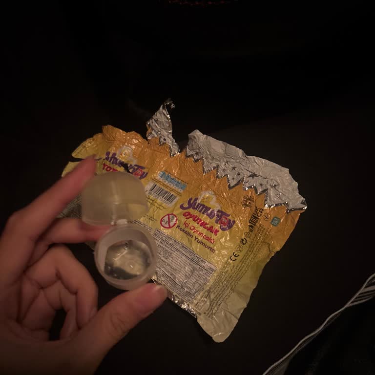Saadet Sürpriz Yumurtadan Oyuncak Çıkmadı!