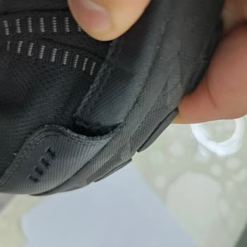 Kısa Sürede Dikiş Patlaması Ve Taban Açılmalarıyla Yüksek Fiyatlı Skechers Ayakkabısı