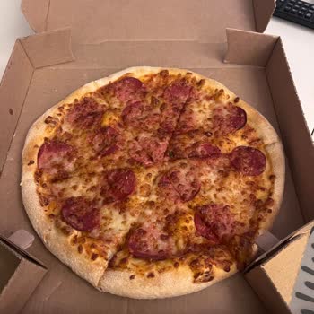Orta Boy Ödemesine Karşı Küçük Pizza Aldım