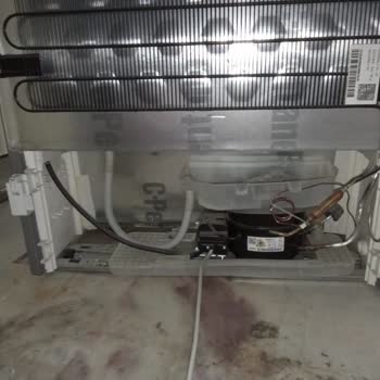 Arızalı Ve Eksik Parça Gelen Siemens Buzdolabının Hemen Değişimi