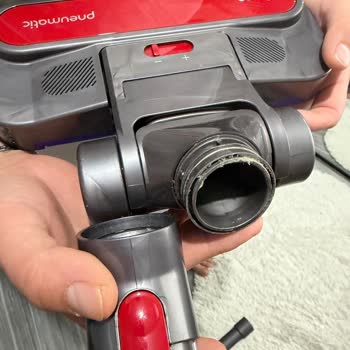 Evkur'dan Alınan Dyson Süpürge Parçasının Yapıştırılmış Olarak Kırılması Ve Garanti Reddi