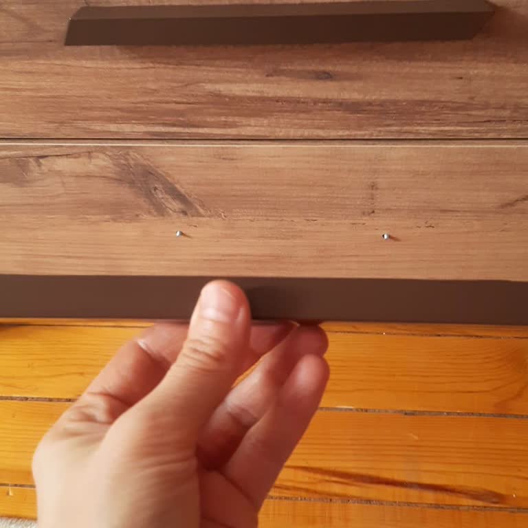 Çekmece Kulplarındaki Üretim Hatası Ve Garantili Onarım Talebi