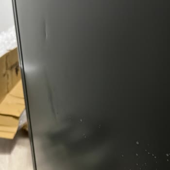 Teşhir Buzdolabındaki Göçük Ve Mağazadan Cevap Gelmemesi