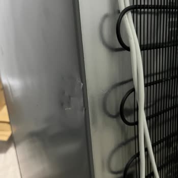 Teşhir Buzdolabındaki Göçük Ve Mağazadan Cevap Gelmemesi