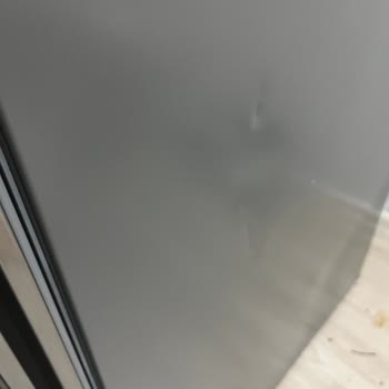 Teşhir Buzdolabındaki Göçük Ve Mağazadan Cevap Gelmemesi