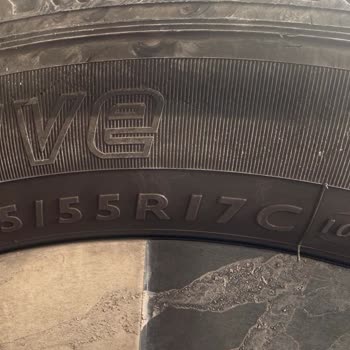 Mercedes-Benz Vito’da Fabrika Çıktı Dunlop Lastiklerinin Parçalanması Ve Garanti Reddi