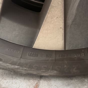 Mercedes-Benz Vito’da Fabrika Çıktı Dunlop Lastiklerinin Parçalanması Ve Garanti Reddi