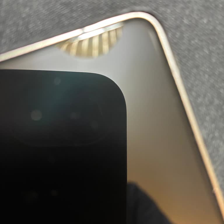 Samsung S25 Ultra Ekran Koruyucusunda Sağ Alt Köşe Yapışmıyor, Ücretsiz Değişim Talebi
