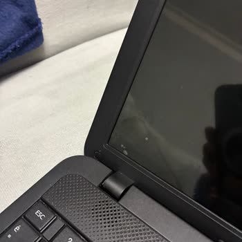 Yurtiçi Kargo’nun Kırılacak Etiketi Ve Koruyucu Poşet Eksikliği Nedeniyle Laptop Hasarı