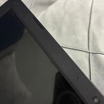 Yurtiçi Kargo’nun Kırılacak Etiketi Ve Koruyucu Poşet Eksikliği Nedeniyle Laptop Hasarı