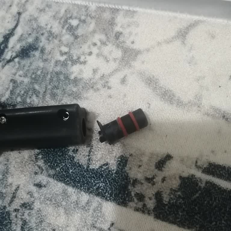 Buhar Makinesi Hortumundaki Tabanca Parçasının Kırılması Ve Ücretsiz Değişim Talebi