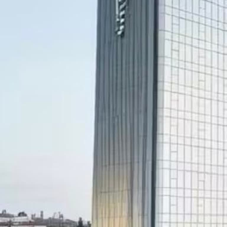 Radisson Merter Otelinde Oda Hijyeni Çökük Ve Servis Kötü