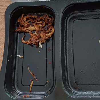 Gurmepack Pilavda Tavuk Tüyü Ve Deri Bulundu, Sağlık Riski Ve İade Talebi