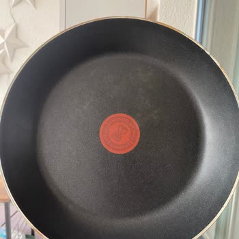 Tefal Titanium Tava Kısa Sürede Renk Değiştirdi, BİM İadeyi Reddetti
