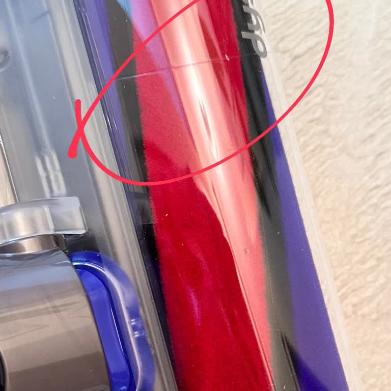 Dyson V8 Süpürge Başlığındaki Çatlak İçin Hızlı Değişim Talebi