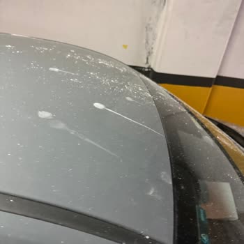 Kapalı Otopark Tavan Sızıntısı Ve Kireç Lekesi Nedeniyle Araçta Oluşan Hasar