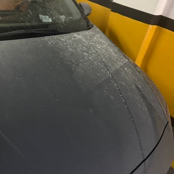 Kapalı Otopark Tavan Sızıntısı Ve Kireç Lekesi Nedeniyle Araçta Oluşan Hasar