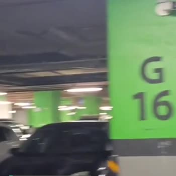 İzmir Bayraklı Şehir Hastanesi Otoparkta Yön Gösteren Levhalar Yok!