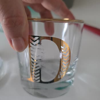 Kusurlu Monogram Bardak Ve Müşteri Hizmetlerine Ulaşılamama