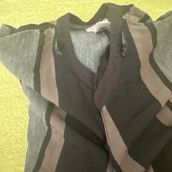 Suwen'in Koyu Gri Pijama Takımının Dikişleri İki Ayda Çöktü Kalite Hatası