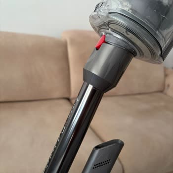 Dyson V12 Süpürge Performans Düşüşü Ve Boru Kırılması İçin Ücretsiz Değişim Talebi