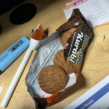 Yanık Görünümlü Ve Tadı Kötü Eti Burçak Kurabiyesi