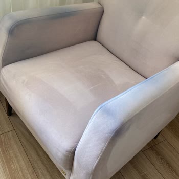 Lacivert Koltuk Örtüsü Renk Transferi Beyaz Koltukları Kullanılamaz Hale Getirdi