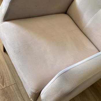 Lacivert Koltuk Örtüsü Renk Transferi Beyaz Koltukları Kullanılamaz Hale Getirdi