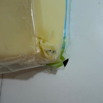 Sütaş Kaşar Peynirinde Küflenme Ve Son Tüketim Tarihi Çelişkisi