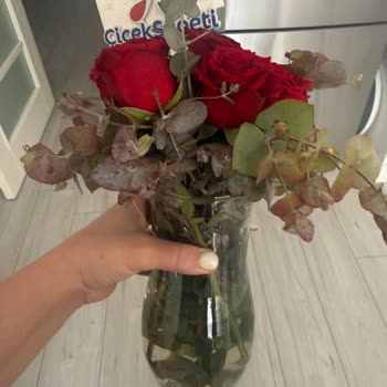 Çiçek Sepeti'nden Solmuş Çiçek Gönderimi Beni Şok Etti