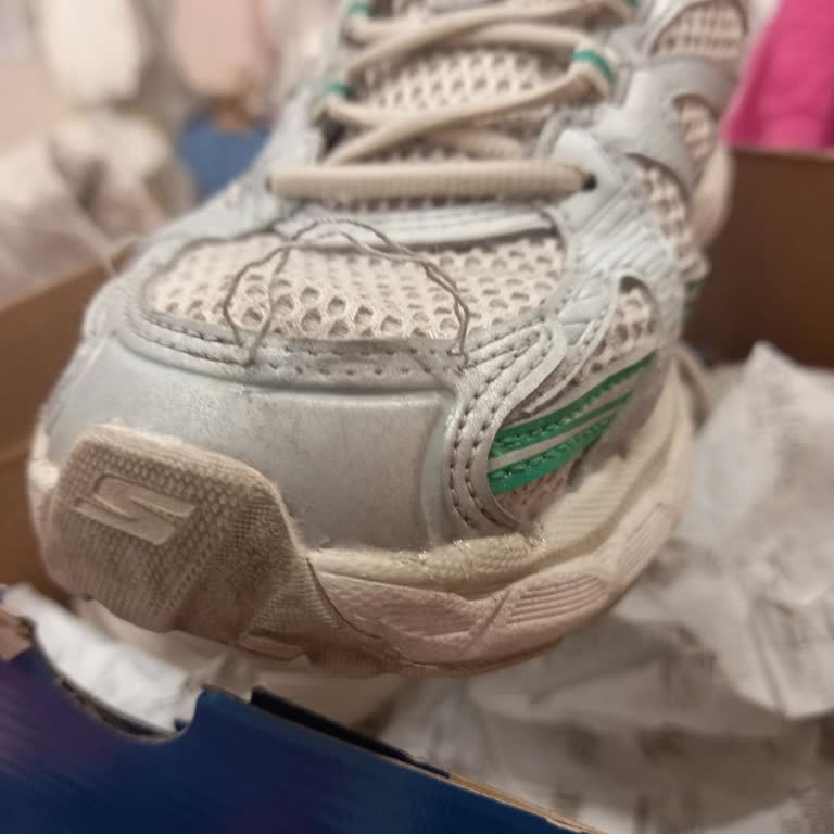 Skechers Ayakkabısındaki Dikiş Sorunu Ve Garanti Sürecinde Müşteri Hatası İddiası