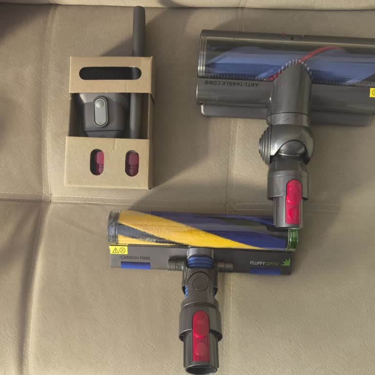 Dyson V15 Detect Absolute Modelinde Eksik Aksesuarlar Ve Yanıltıcı Kutu İçeriği