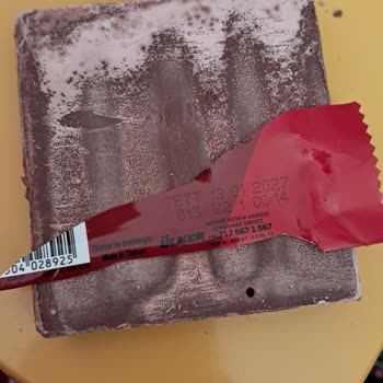 Ülker Dido Çikolatasında Son Tarih Geçmemiş Olmasına Rağmen Küflenmiş Görünüm