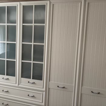Kelebek Mobilya İzmir Çiğli Şubesinde Gardırop Kapak Ve Şifonyer Çekmece Üretim Hataları