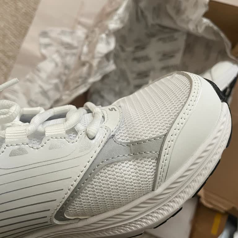 Deforme Gelen Skechers Kadın Sneaker İçin İndirimli Fiyatlı Değişim İsteği