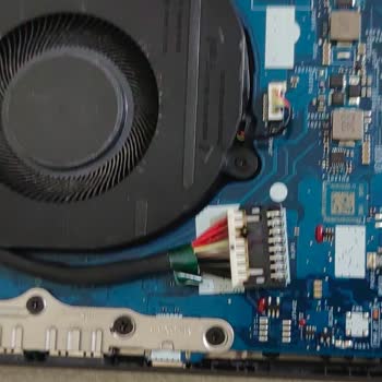 Yanık Kokulu HP Laptopta Acil Servis Ve Ürün Değişimi Talebi