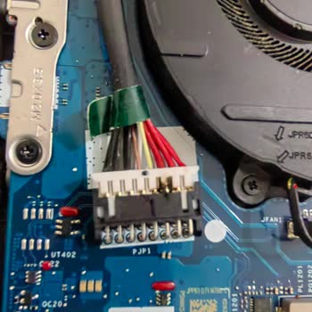 Yanık Kokulu HP Laptopta Acil Servis Ve Ürün Değişimi Talebi