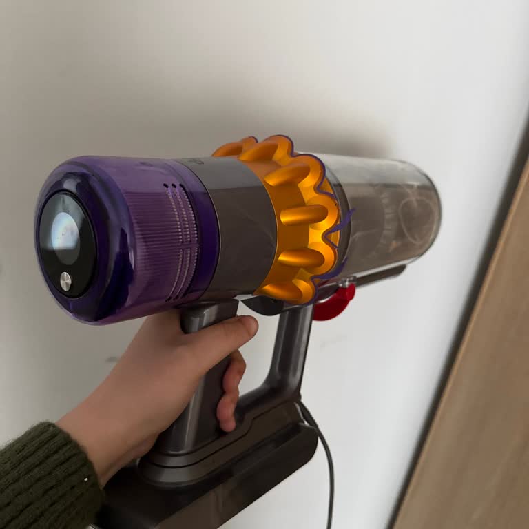 Dyson V15 Detect Batarya Değişiminden Sonra Sürekli Duruyor Ve Çalışmıyor