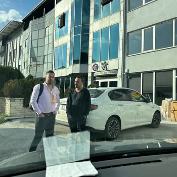 Resimdeki Kişinin Kaba Üslubu Ve Yetkili Müdahale Eksikliği
