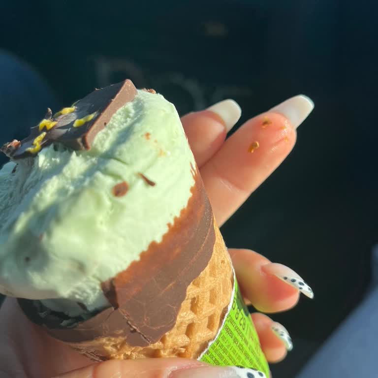 Cornetto Antep Fıstıklı Dondurmada Kabuk Parçaları Tüketim Keyfini Bozdu
