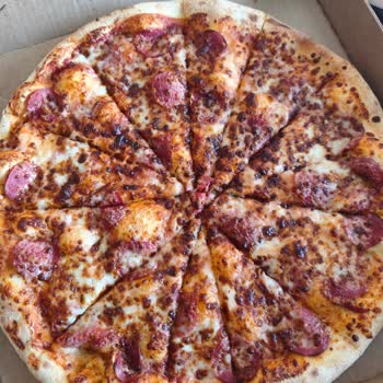 Domino's Pizza Halkalı Şubesinde Az Malzemeli XL Pizza Üzerine Şikayet