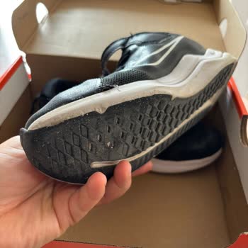 Nike Çocuk Koşu Ayakkabılarında Üretim Kaynaklı Ayıp Ve Değişim Talebi