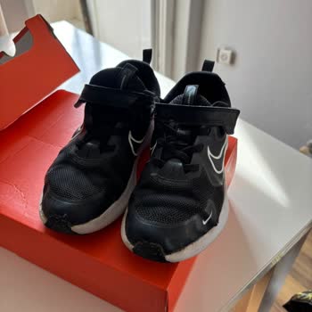 Nike Çocuk Koşu Ayakkabılarında Üretim Kaynaklı Ayıp Ve Değişim Talebi