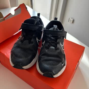 Nike Çocuk Koşu Ayakkabılarında Üretim Kaynaklı Ayıp Ve Değişim Talebi