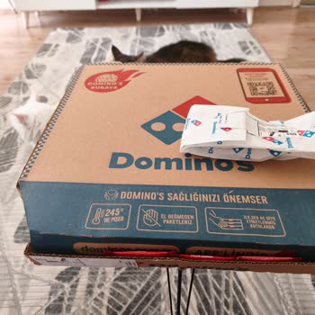 Açık Gelen Pizza Kutusu Sebebiyle Hijyen Şüphesi